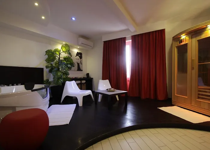 Hotel Paradise Airport