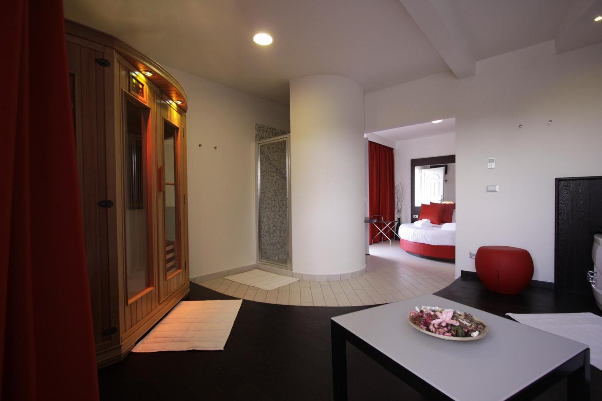 Paradise Airport Hotel